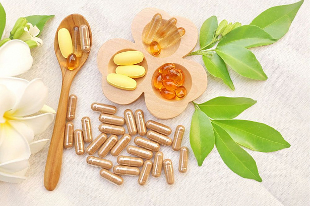 Применение витаминов, минералов и БАДов при проблемах с кожей и ногтями